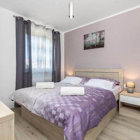 Apartman Bura Пунат Екстериор снимка